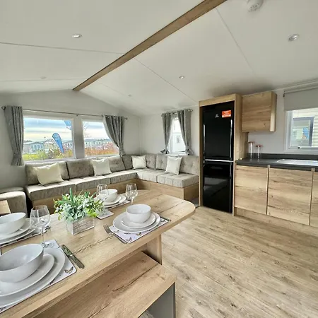 Kestrel Hideaway * Cayton